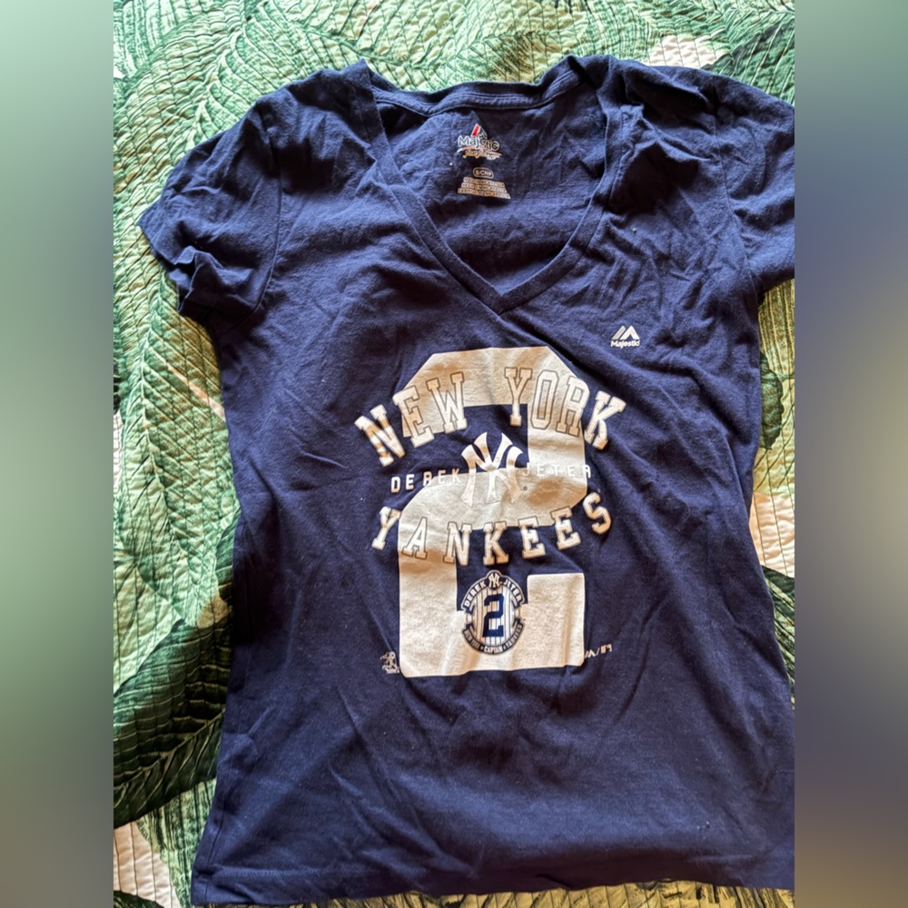 Majestic Navy New York Yankees V-Neck Tee